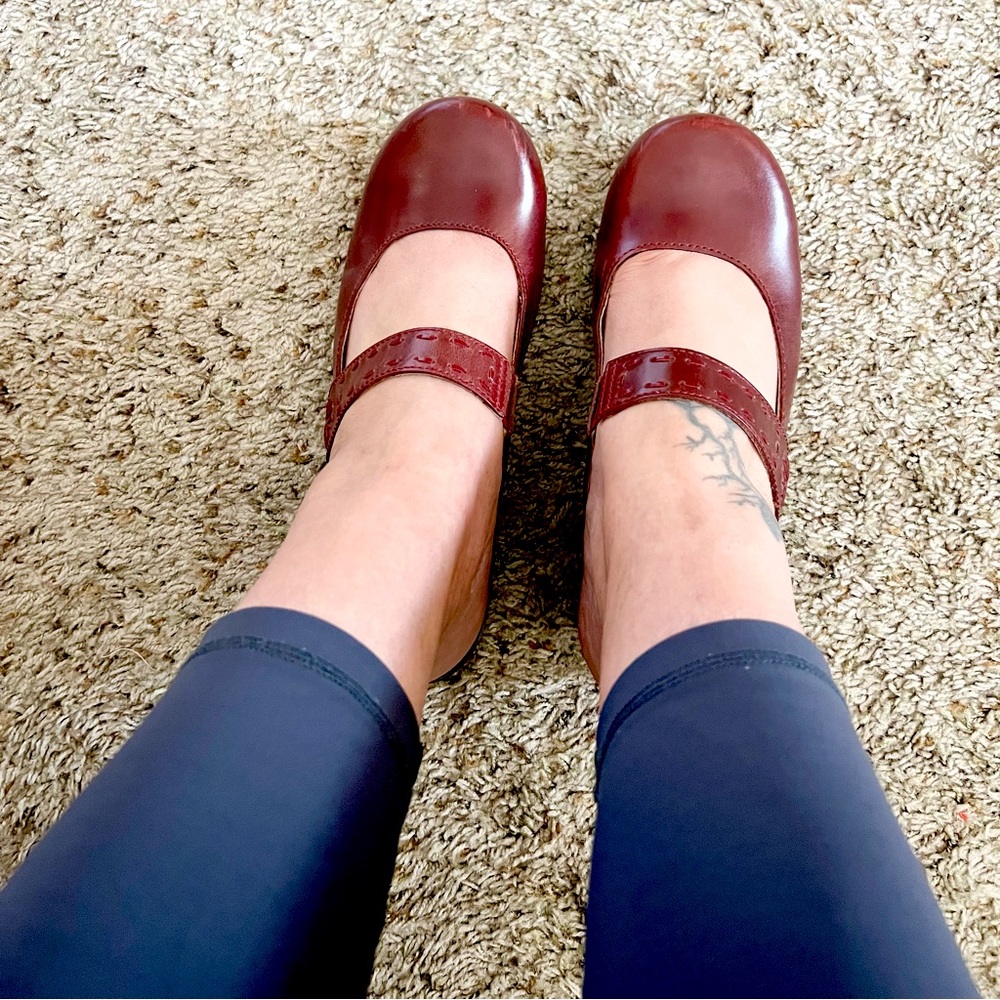 Dansko Solitaire in Red Veg Mary Jane Leather Clogs Size 40 - Picture 10 of 10